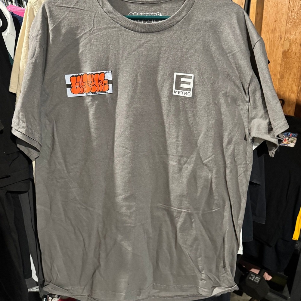 Empyre- Skate shirt NWOT size Large